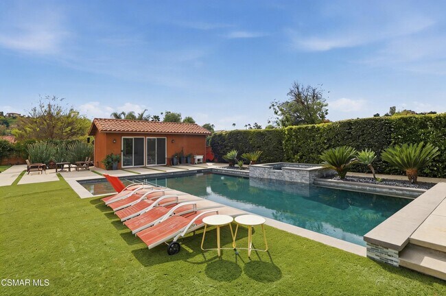 Building Photo - 9651 Sagebrush Ave