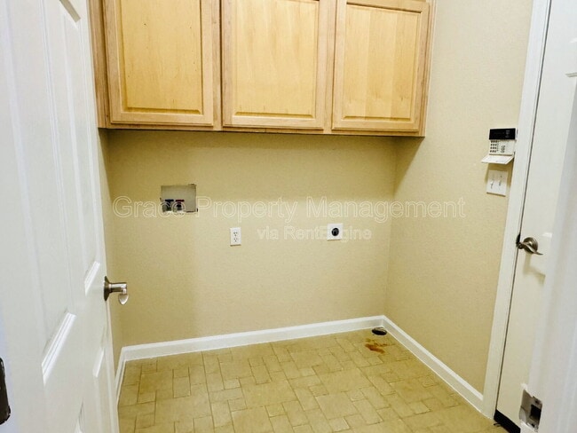 Building Photo - 12616 Julian Point