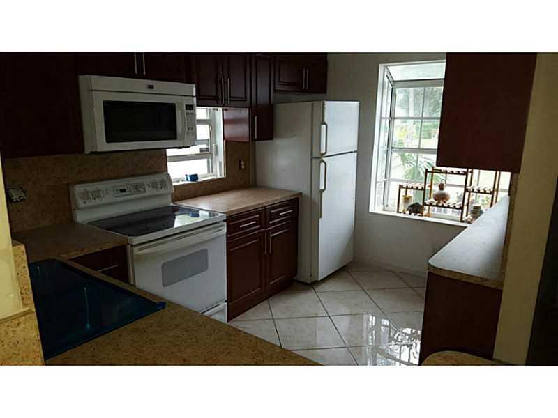 Building Photo - 4674 Lakeside Cir