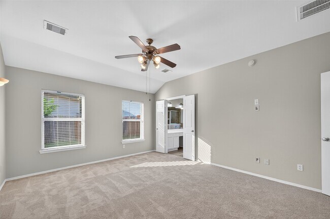 Building Photo - 1907 Meadow Edge Ln