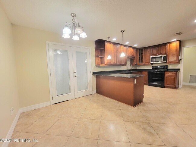 Building Photo - 11640 Wellington Way