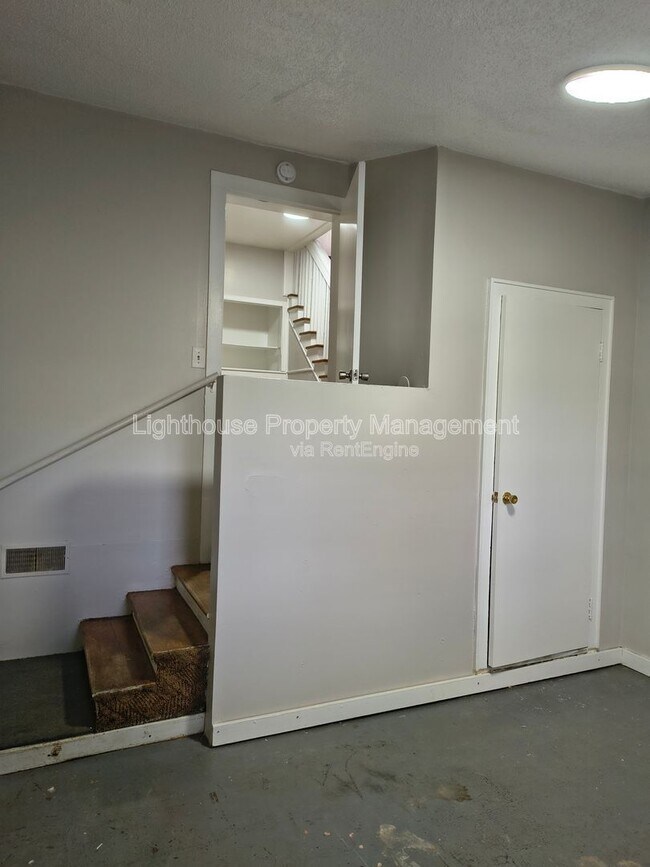 Building Photo - 3041 Lemuel St