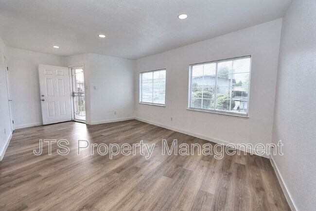 Building Photo - 10524 Croetto Way