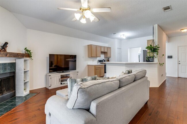 Building Photo - 9088 Brushy Creek Trail