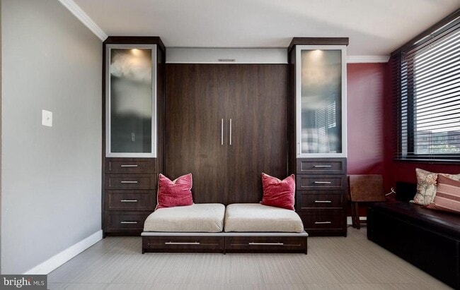 Building Photo - 801 N Pitt St