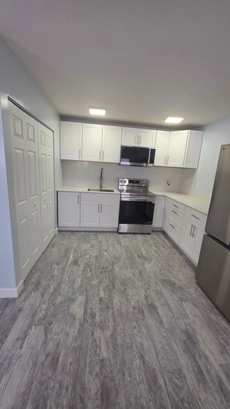 Unit 2 - 3740 SW 40th St