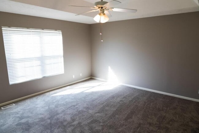 Building Photo - 14005 Kelly Dr