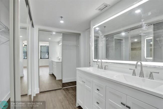 Building Photo - 105 Lake Emerald Dr