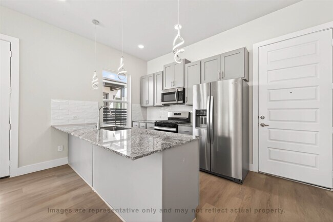 Building Photo - 10719 Mason Rd