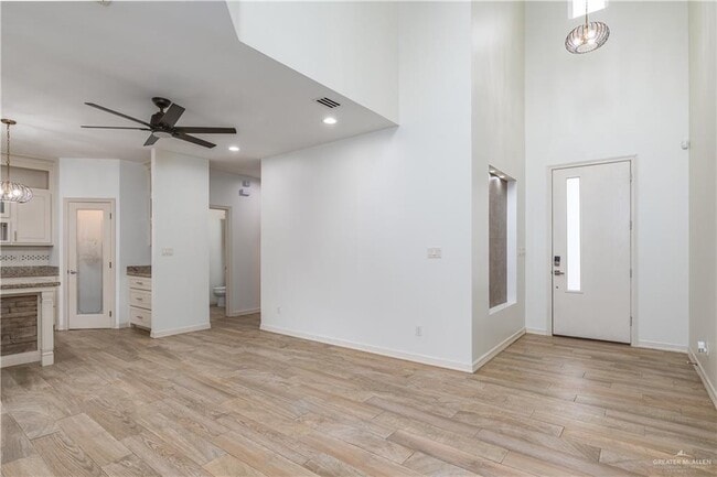 Building Photo - 23 Sunset Dr