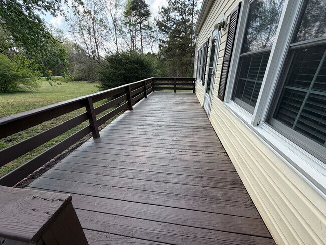 Building Photo - Updated 3BR Home with Office & Large Decks in Haw River