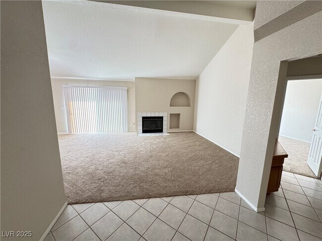Building Photo - 7273 Vista Bonita Dr