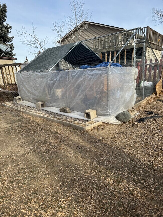 Building Photo - 417 Skyway Dr