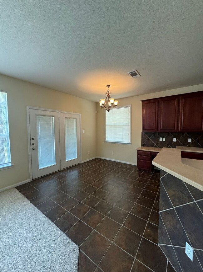 Building Photo - Beautiful 2 Story 4 Bdrm 2.5 Bath With a Loft