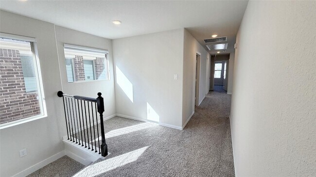 Building Photo - 2653 Acadia Dr