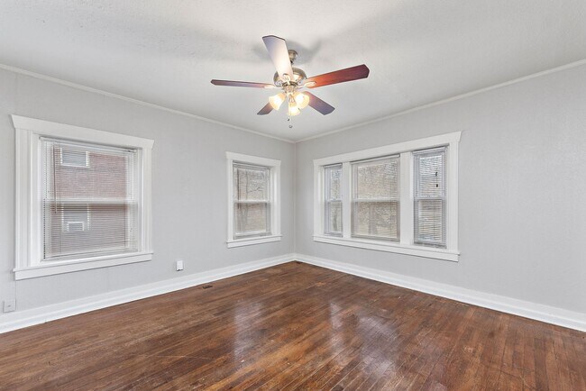 Interior Photo - 4201 KENWOOD