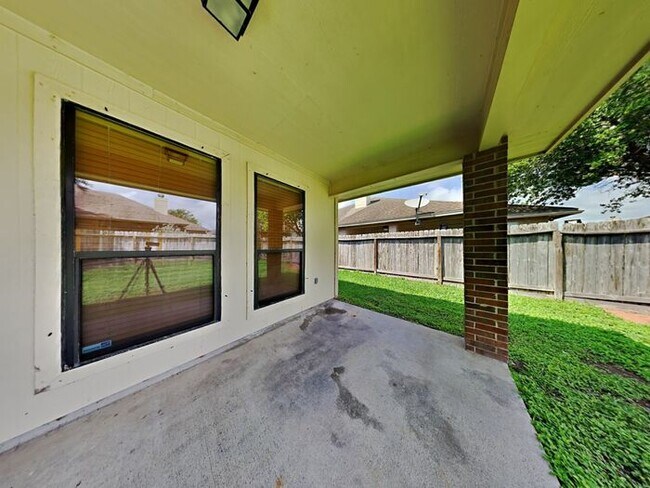 Building Photo - No Application Fees*