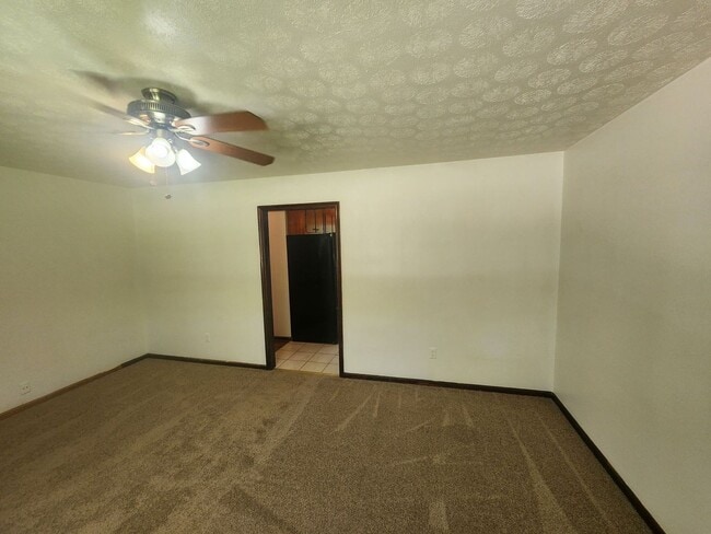 Building Photo - 15713 S Crater Rd