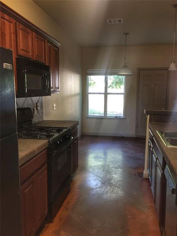 Building Photo - 6015 Ponca St