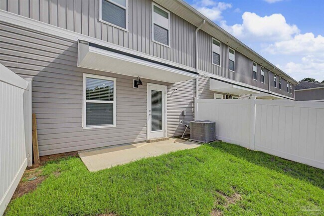 Building Photo - 9055 Golden Eye Dr