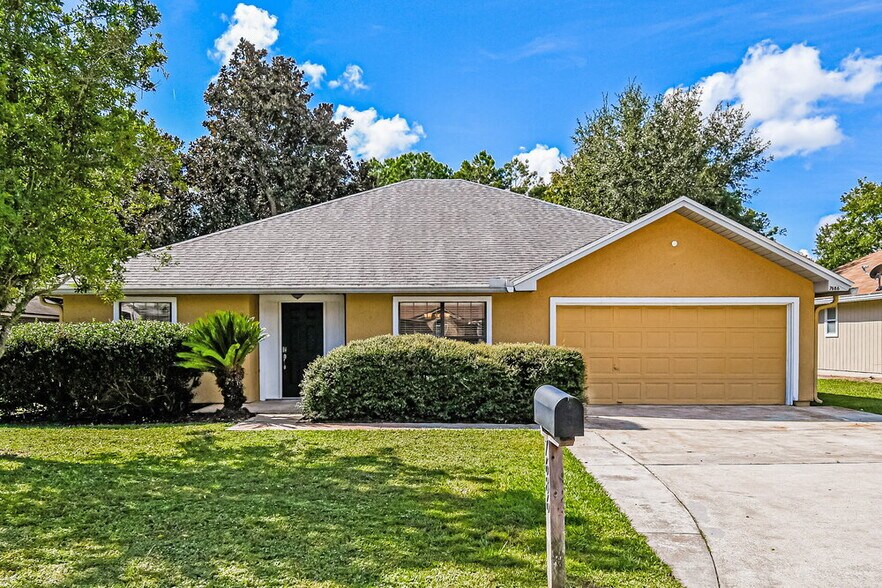 Primary Photo - 7686 Arancio Dr
