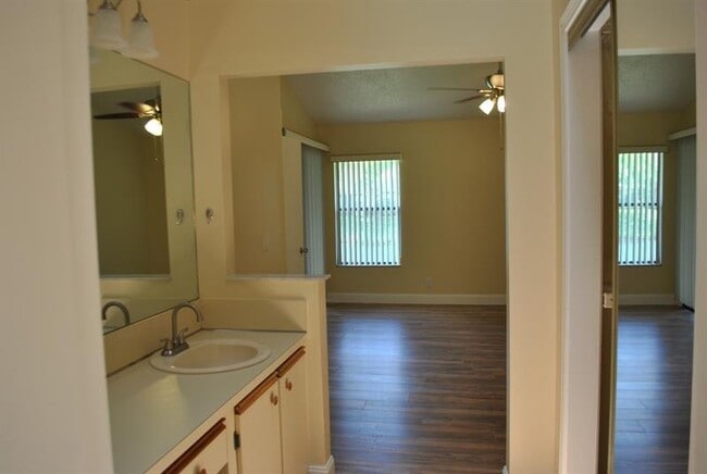 Building Photo - 3687 Collinwood Ln