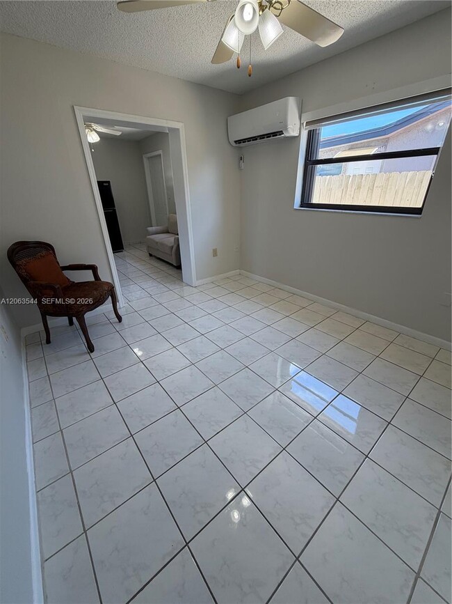 Building Photo - 10903 SW 146th Ct