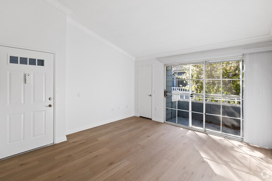 Nantucket Creek Apartments 9225 Topanga Canyon Blvd Chatsworth CA