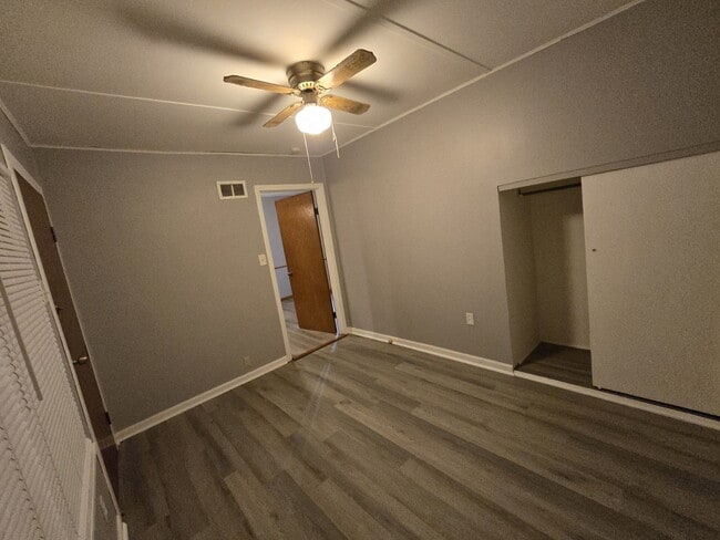 Building Photo - Spacious 3-Bedroom Rental in St. Louis! (Section 8 Welcome)