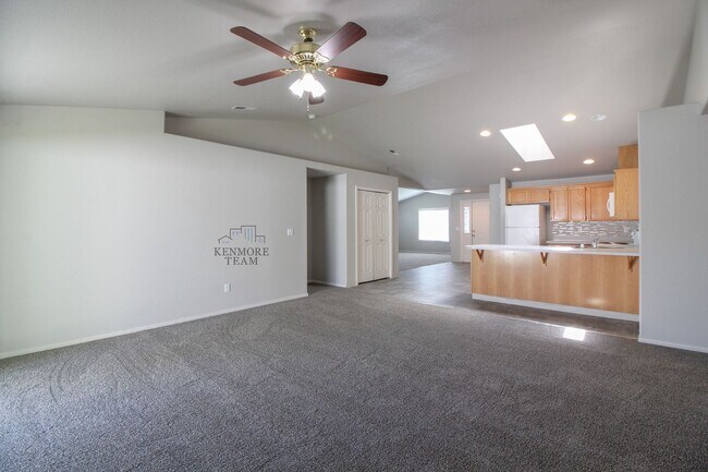Building Photo - 7611 Pender Dr