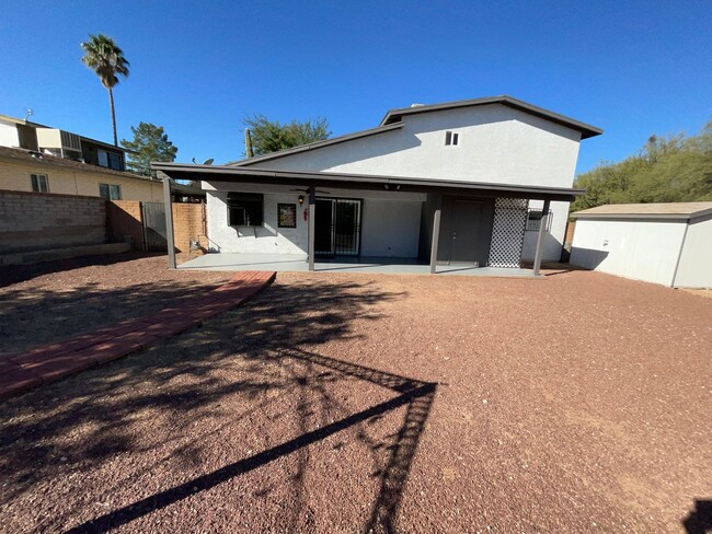 Building Photo - East side beauty with owned solar system