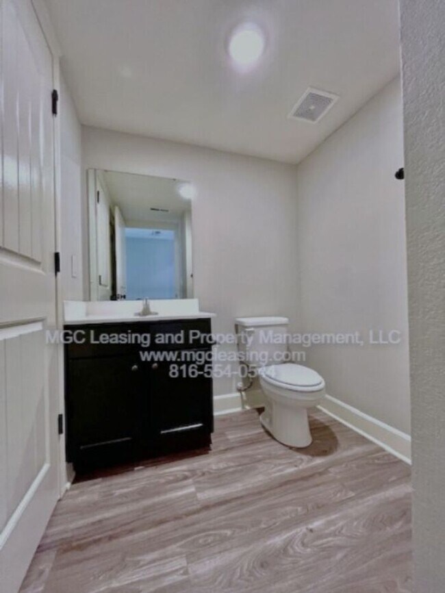 Building Photo - Timber Trails Townhomes | Available Now & Ready for Tours