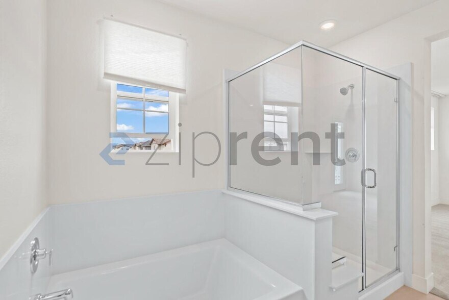 Building Photo - Unit