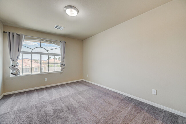 Building Photo - 706 Eros Ct