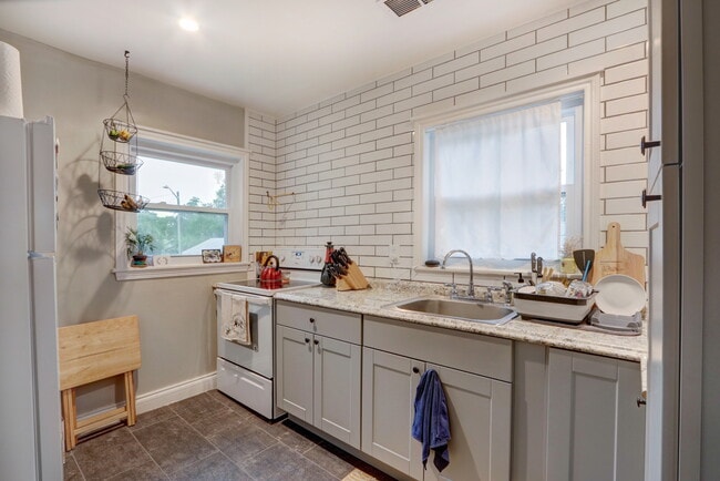 Building Photo - 1315 Seiler Ave