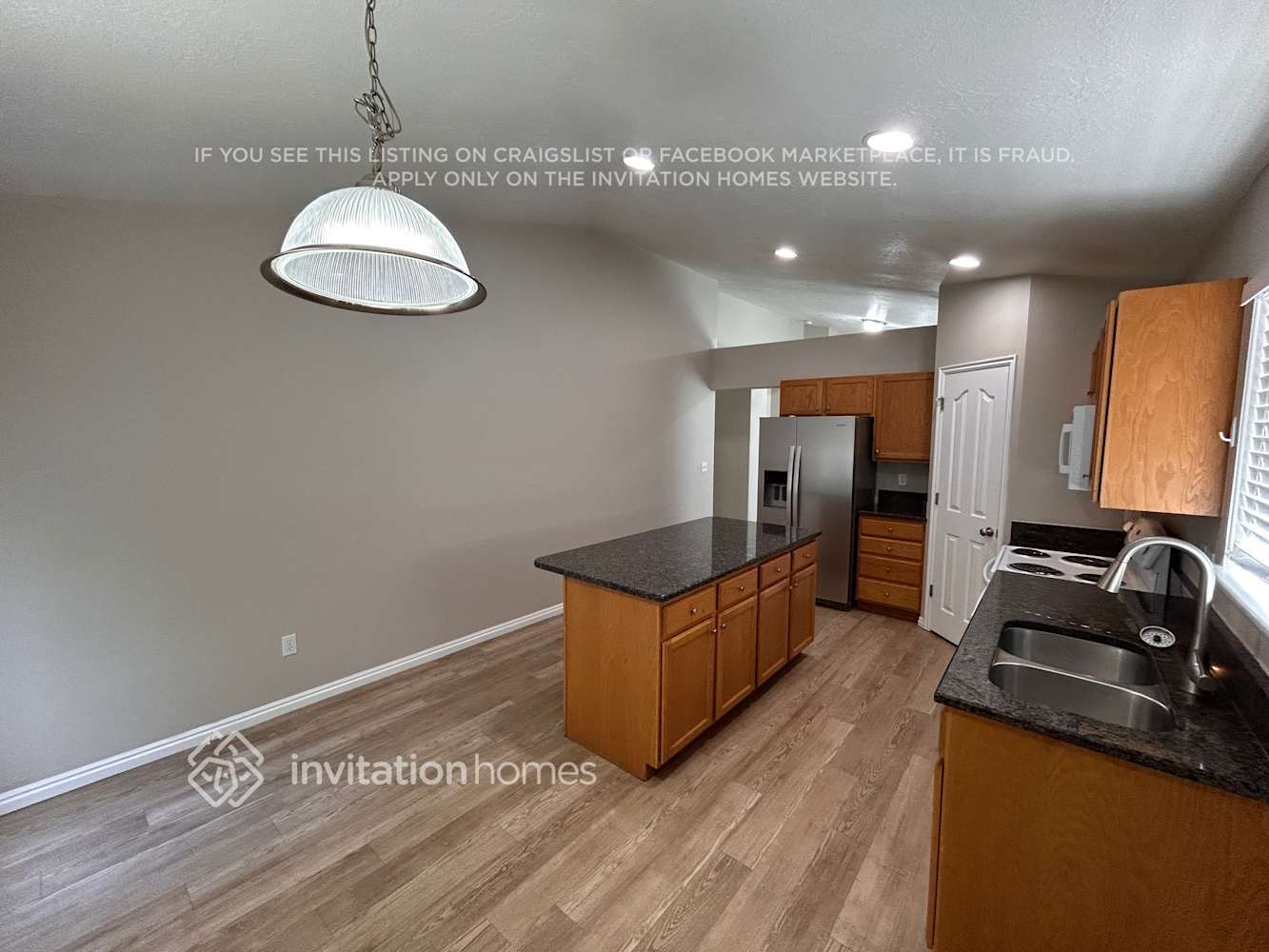 Building Photo - 4581 W Mina Deoro Dr