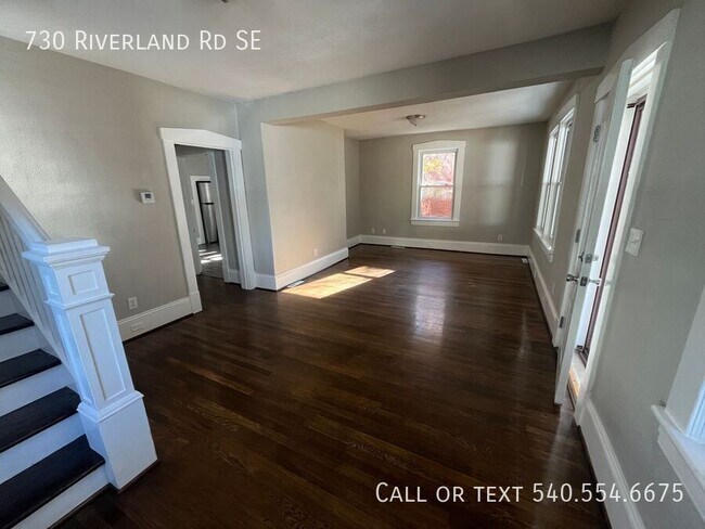 Building Photo - 730 Riverland Rd SE