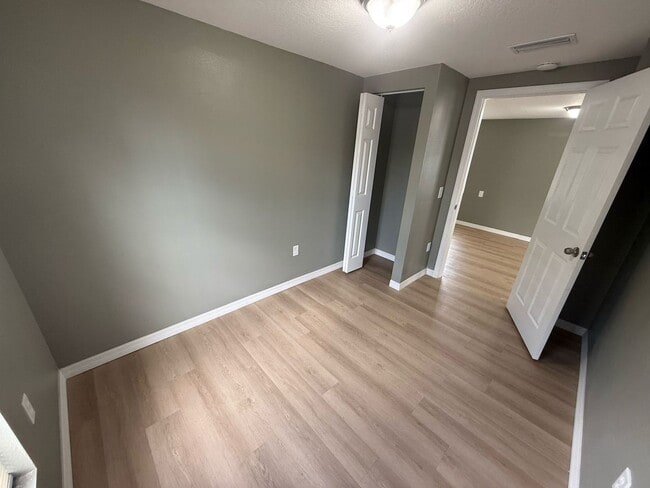 Building Photo - 3/2 Lakeland Available NOW
