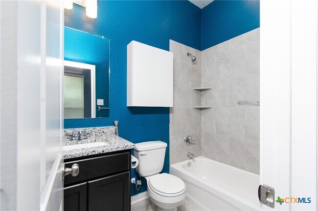 Building Photo - 8207 Montclair Dr