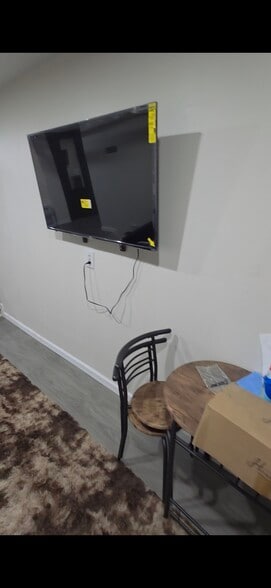 Building Photo - 2437 S Milan St