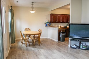 Building Photo - 462 W 1490 N