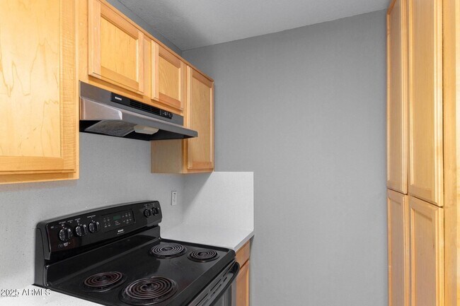 Building Photo - 2938 N 61st Pl
