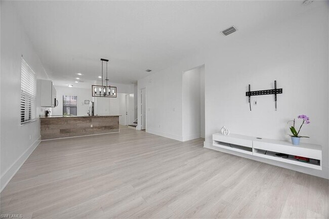 Building Photo - 5360 Brin Way