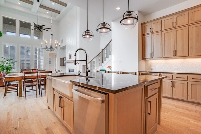 Building Photo - 4211 Mill Pond Dr