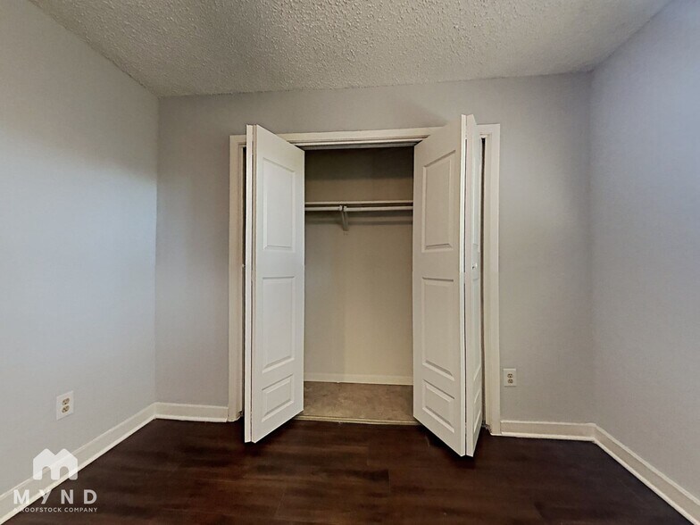 Building Photo - 8466 Gallahad St