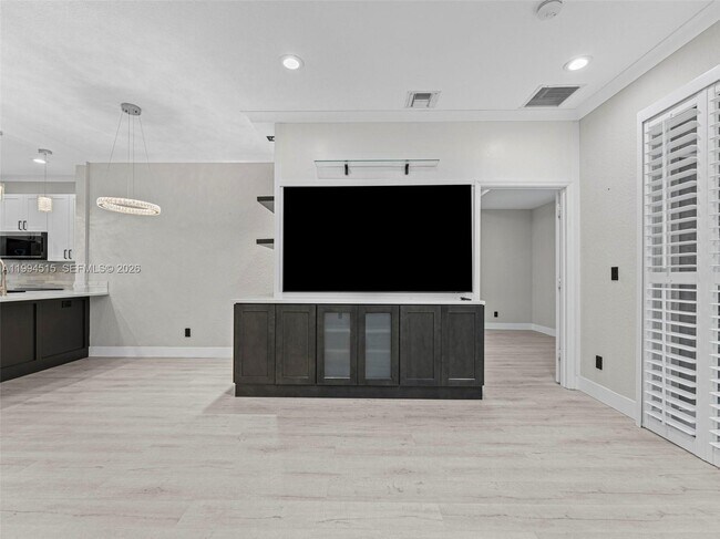 Building Photo - 4851 Bonsai Cir