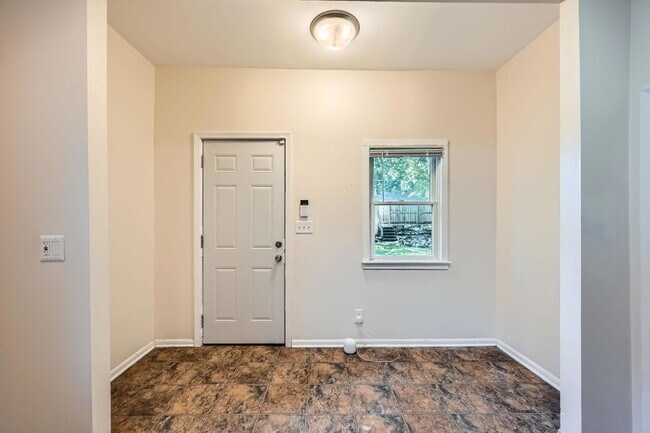 Building Photo - 3014 N Humboldt Ave