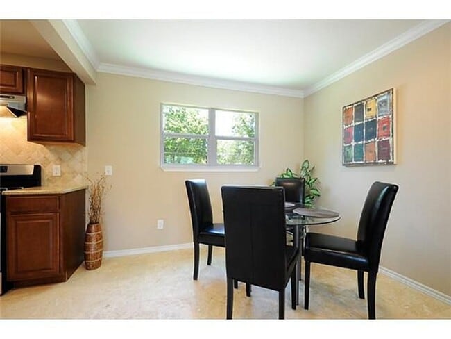 Building Photo - 6812 Syracuse Cove