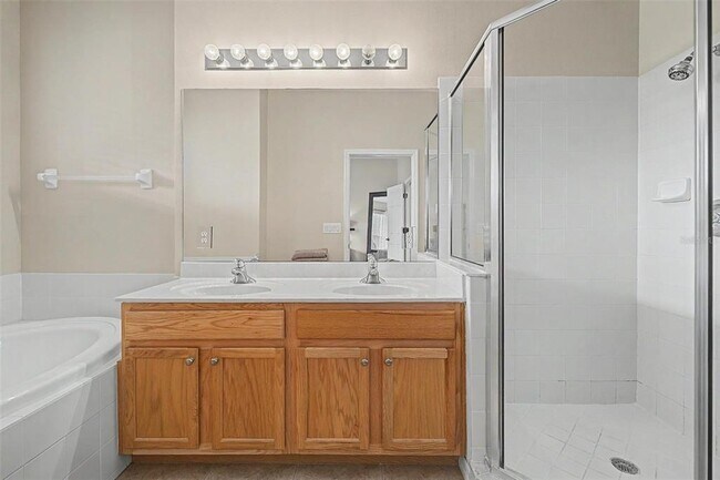Building Photo - 2145 Park Crescent Dr