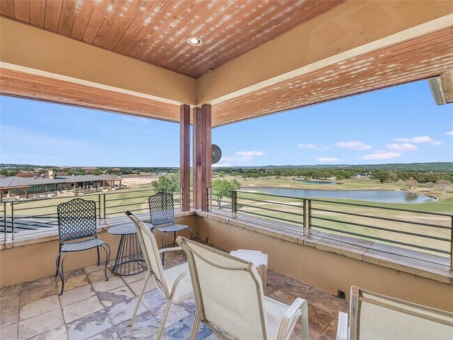 Building Photo - 1908 Kahala Sunset Dr